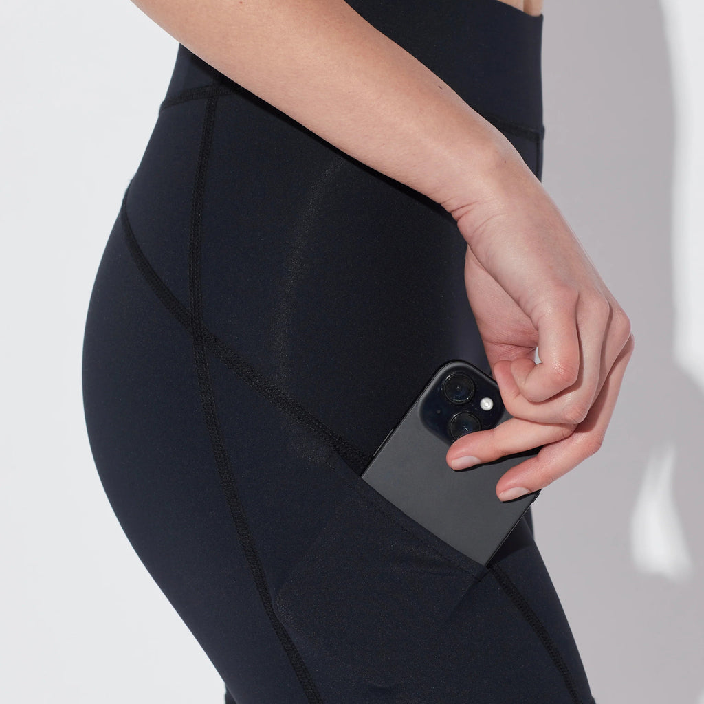 Circle Get Shorty | Black